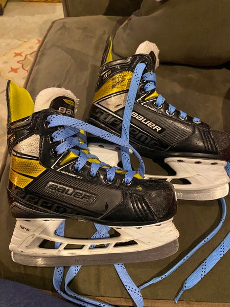 Used Bauer Regular Width 11.5 Supreme 3S Hockey Skates