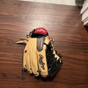 2017 Pitcher's 11.5" Gold Glove Elite Baseball Glove