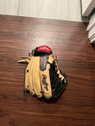 2017 Pitcher's 11.5" Gold Glove Elite Baseball Glove