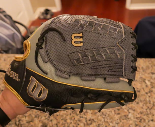 Used Wilson Outfield A2000 Softball Glove 12.5"