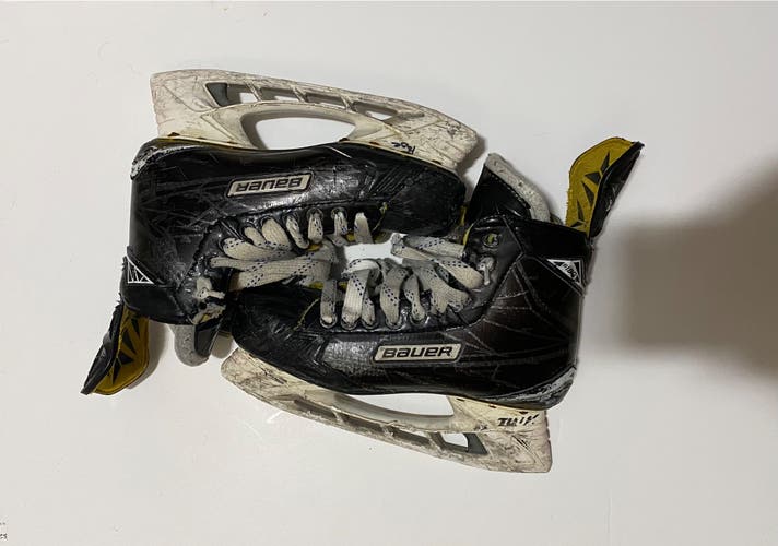 Senior Bauer Regular Width  7.5 Supreme S180 Hockey Skates