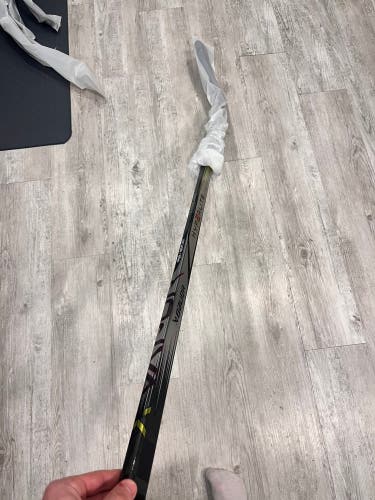 New Left Hand P92 Vapor Hyperlite 2 Hockey Stick