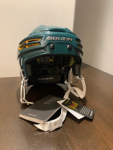 New Small Bauer Re-Akt 100 Helmet   HECC THE END OF 02- 2024