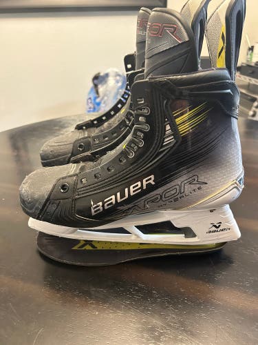 Senior Bauer Regular Width 8 Vapor Hyperlite 2 Hockey Skates