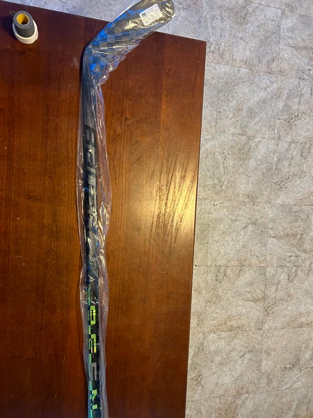 New Right Handed P92 Ag5nt Hockey Stick