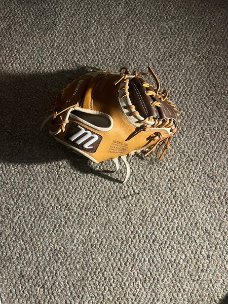 2022 Right Hand Throw 34" Capitol Series Baseball Glove