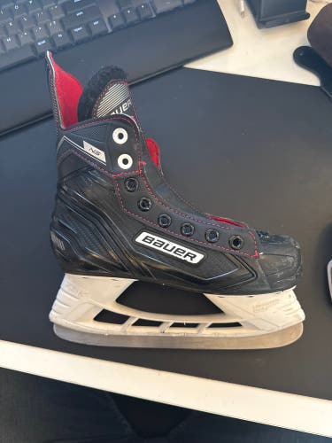 Used Bauer Regular Width Size 2 Ns Hockey Skates