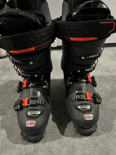 Used Tecnica Ski Boots