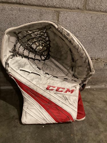 Used Regular CCM EFLEX 4.9 Glove
