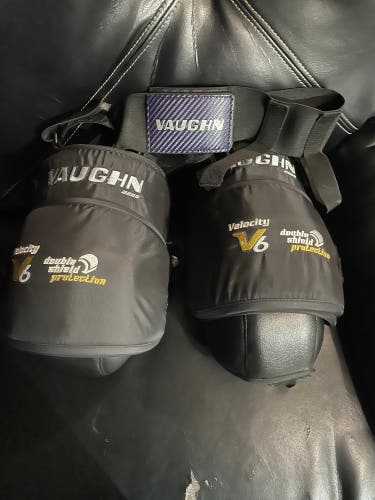 Vaughn V6 goalie knee and thigh guards