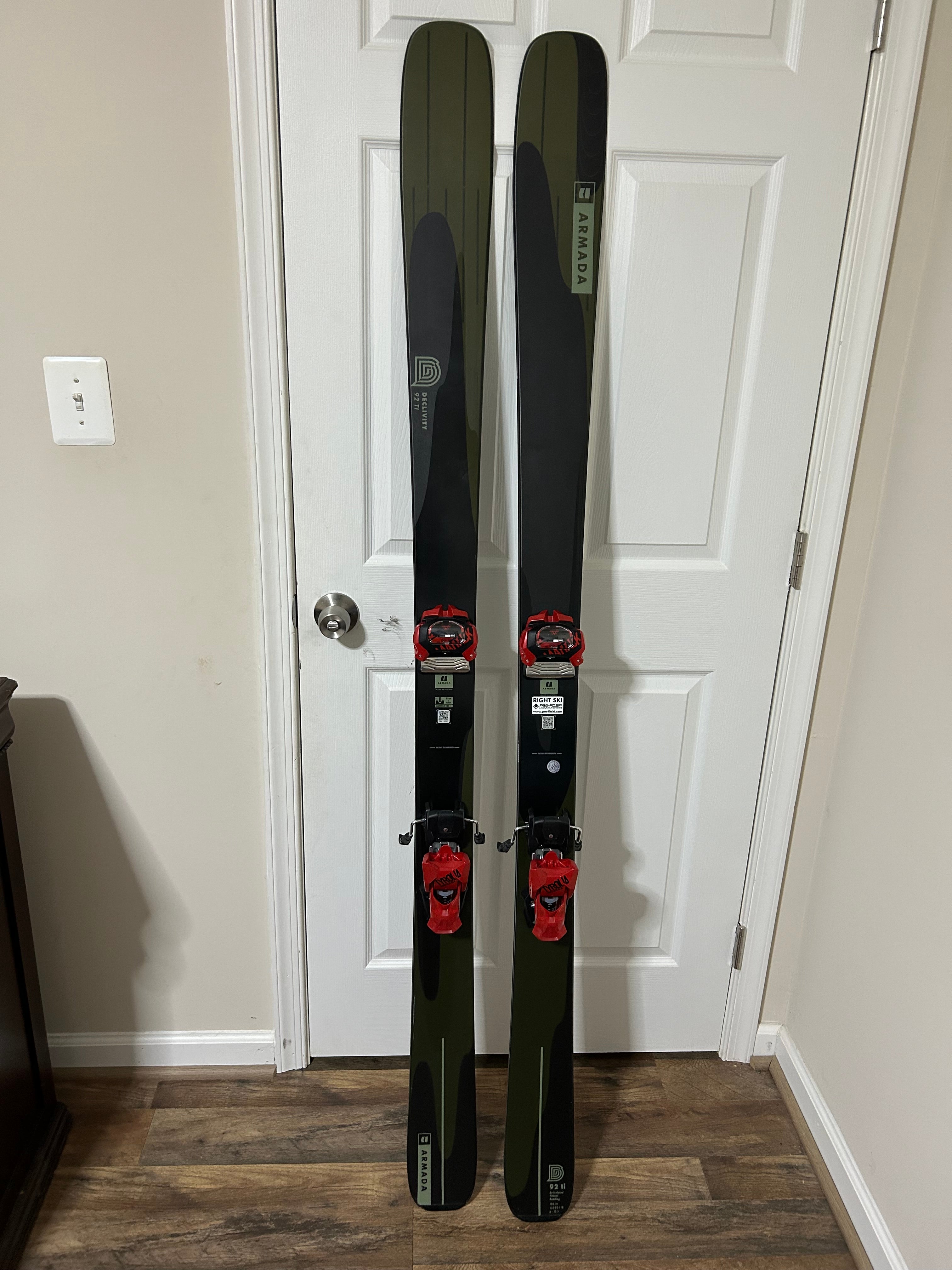 Armada Declivity 92 Ti Skis 180 W Tyrolia Attack2 13 GW Bindings