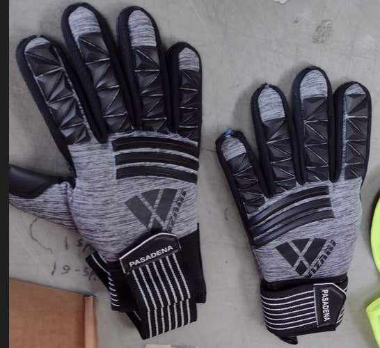 Vizari Soccer Goalkeeper Gloves with Finger Protection | Black / Silver Size 6 | VZGL80091-6