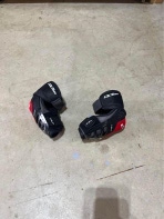 CCM youth elbow pads