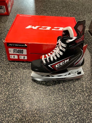 New CCM Size 4 JetSpeed FT490 Hockey Skates