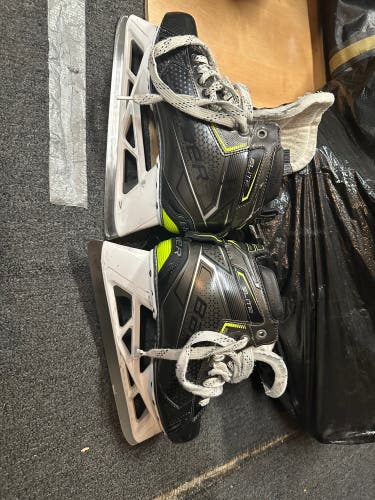Used Bauer   Size 8 Elite Hockey Goalie Skates