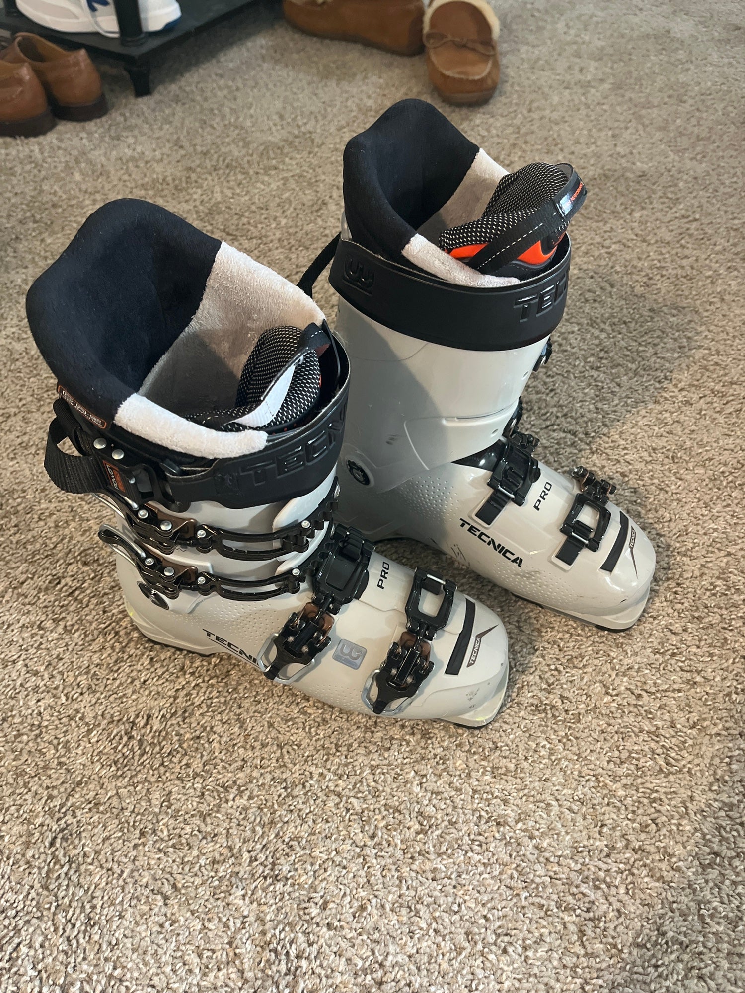 Tecnica Mach 1 Downhill Ski Boots | Used and New on SidelineSwap