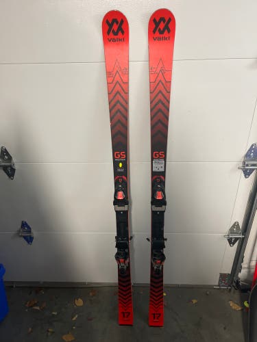 Volkl Racetiger GS Skis 158 CM. Used One Season