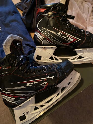 Used CCM Regular Width Size 4 Intermediate Hockey Skates