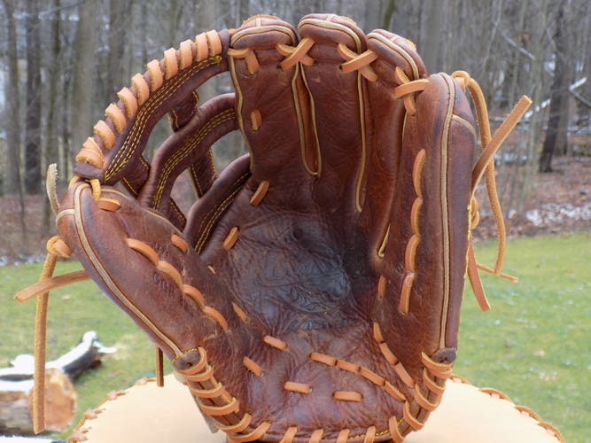 Used Mizuno Outfield Right Hand Throw Classic Pro Soft Baseball Glove 12.75"