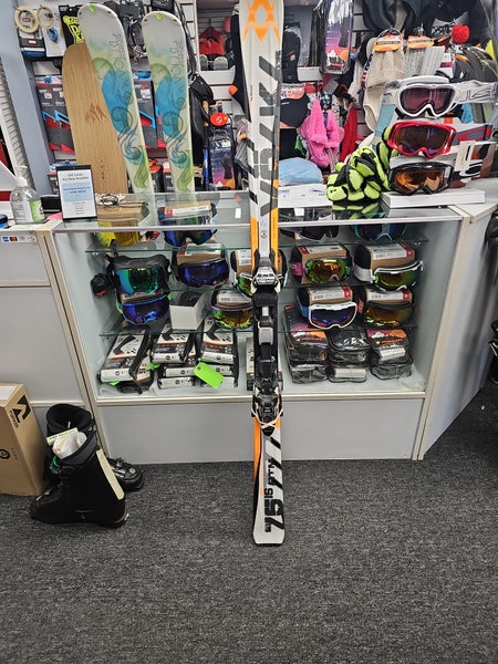 Used 2013 Volkl 166 cm All Mountain RTM Skis With Bindings Max Din 10