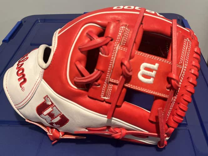 Wilson A2000 Baseball Glove 1786 11.5" Country Pride CANADA Infield RHT NWT RARE