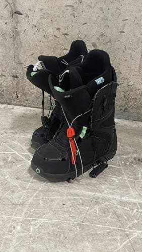 Men’s Size 6.0 (Women's 7.0) Burton Medium Flex Imprint 1 Snowboard Boots