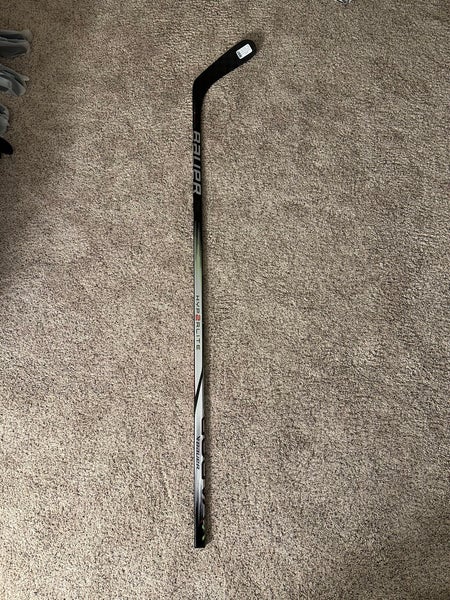 New Right Handed P92 Bauer Vapor Hyperlite 2 Hockey Stick