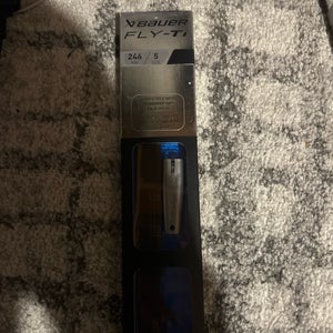 New Bauer 246 mm Fly-Ti  Size 5