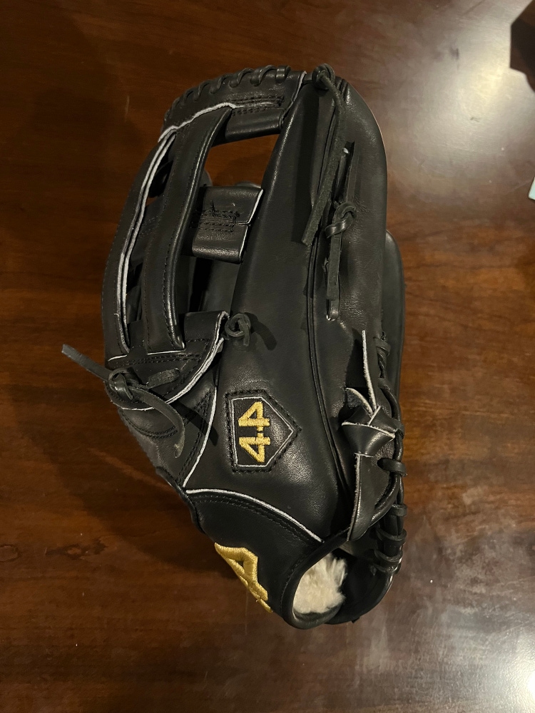 Outfield 13" Signiture Series Baseball Glove