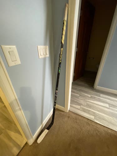 Senior Right Handed P29 Pro Stock AS-VI PRO Hockey Stick