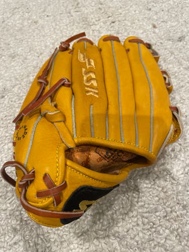 Right Hand Throw 10.5" Baseball Glove