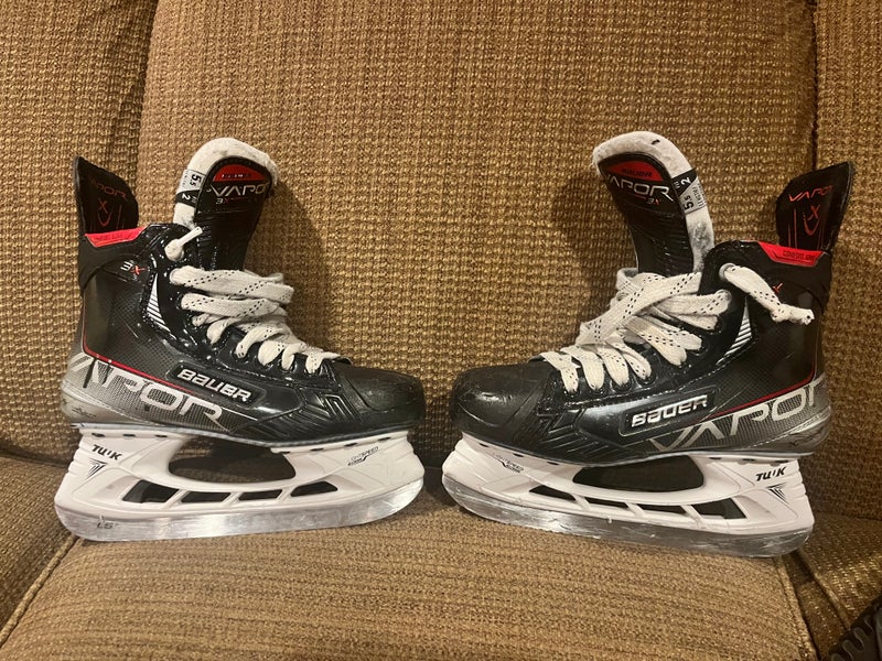 Intermediate Used Bauer Vapor 3X Hockey Skates Size 5.5