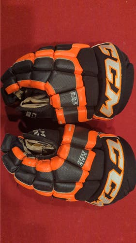 CCM CS 400 Gloves 11"