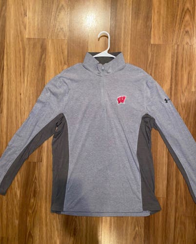 New Wisconsin Hockey Team Issued Under Armour Fleece 1/4 Zip Pullover LG