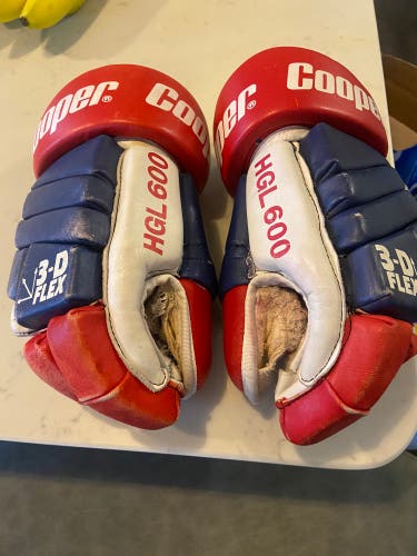 Cooper hockey gloves