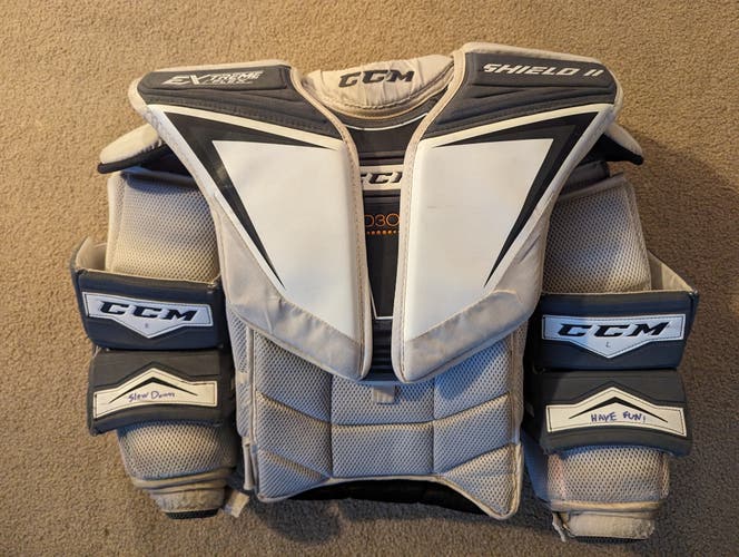 Medium CCM Extreme Flex Shield II Goalie Chest Protector