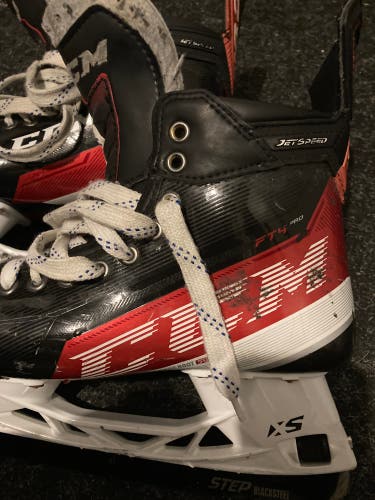 Senior CCM Regular Width  9.5 JetSpeed FT4 Pro Hockey Skates