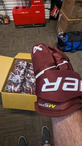 2023 Bauer SUPREME M5PRO GLOVE, Maroon, 14", Brand New