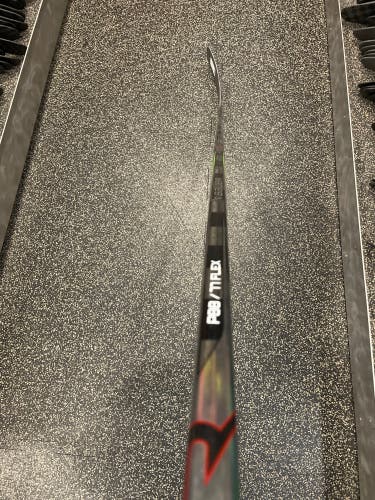 New Right Handed P88 Vapor Hyperlite 2 Hockey Stick