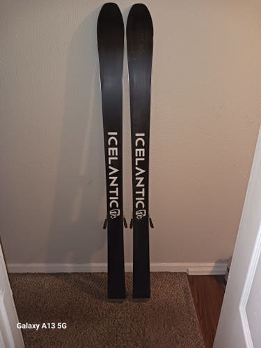 Used Men's 2017 Icelantic 184 cm All Mountain Sabre 99 Skis With Bindings Max Din 13