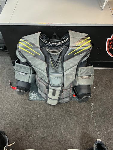 XL Bauer Hyperlight Chest Pad