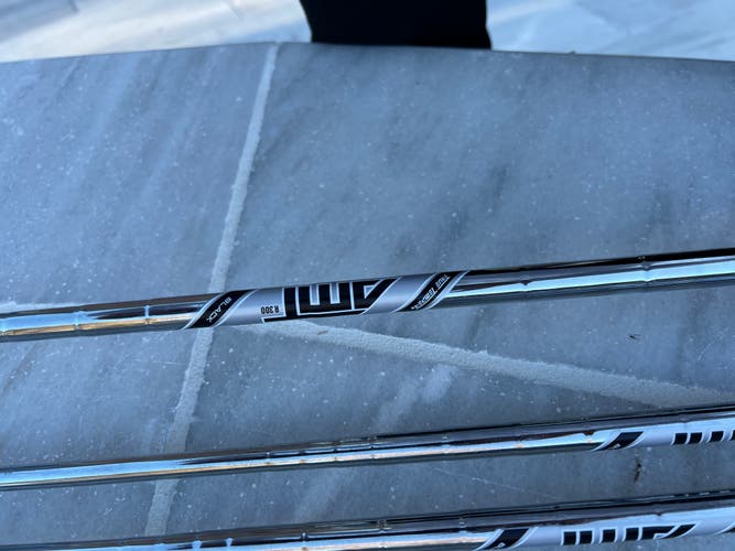 Men's New Titleist Right Handed T200 Iron Set Regular Flex 7 Pieces Steel Shaft