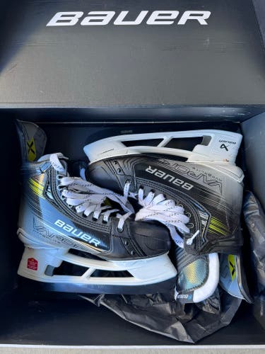 Bauer Vapor HyperLite2 skates pro-stock