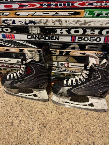 Youth Bauer Extra Wide Width Size 1 Vapor x50 Hockey Skates