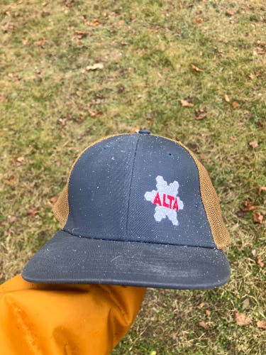 Alta skiing resort hat