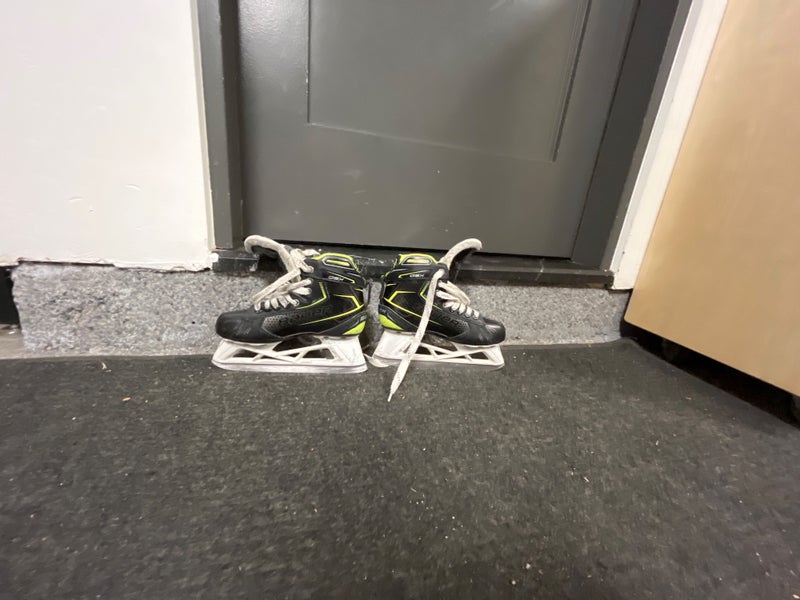 Hockey skates goalie