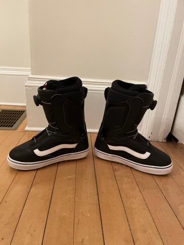 Men's Size 8.0 (Women's 9.0) Vans All Mountain Aura OG Snowboard Boots