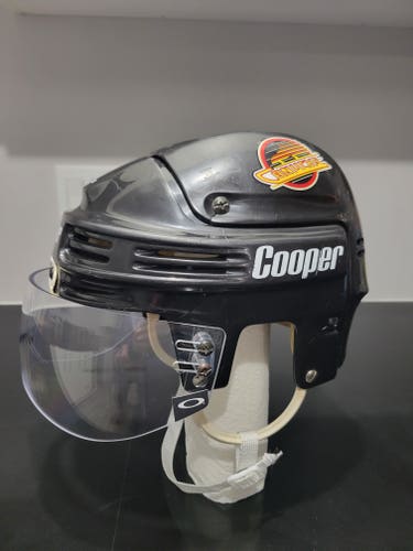 Cooper HH3000 Large - Canucks themed