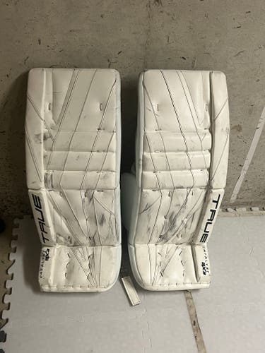 Used 32" True catalyst 9x3 Goalie Leg Pads