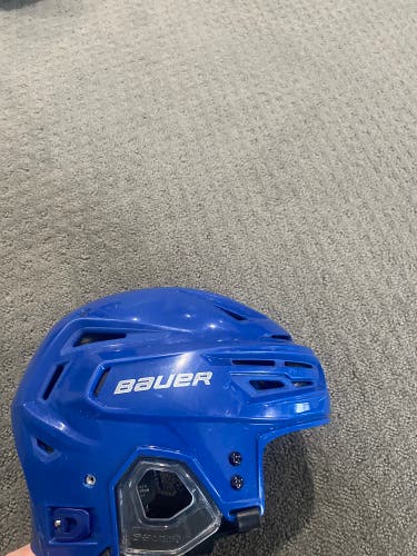 Slightly Used Medium Bauer Re-Akt 150 Helmet